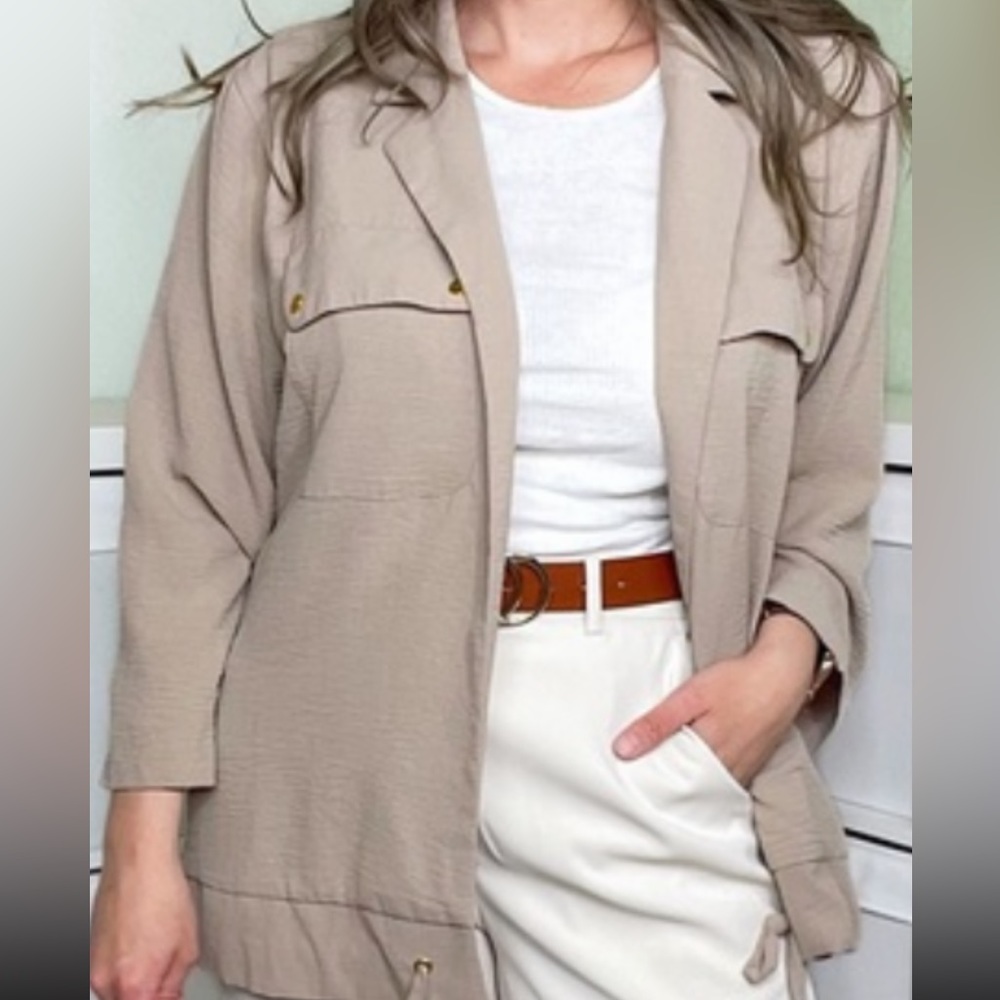 QL: NYCC taupe lightweight jacket- 2x- small flaw on tie